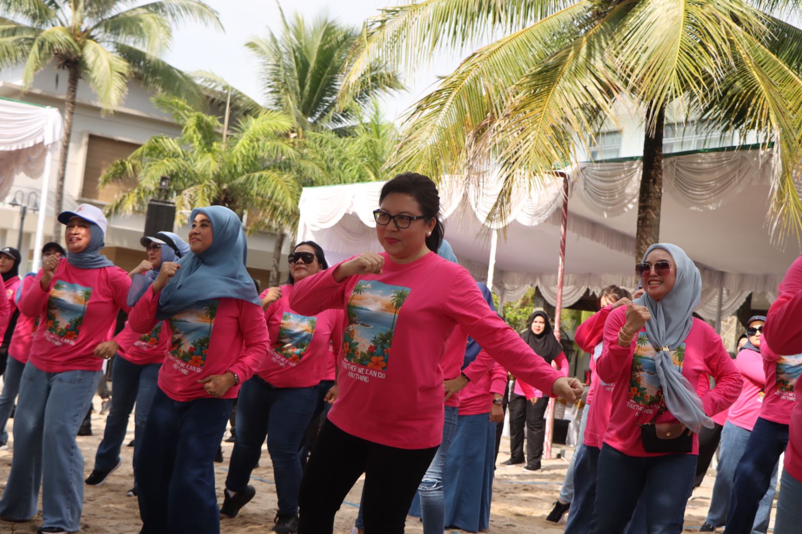 HUT Ke-72 HKGB, Anggota Bhayangkari Gelar Olahraga, Lomba Hingga Bentuk ...